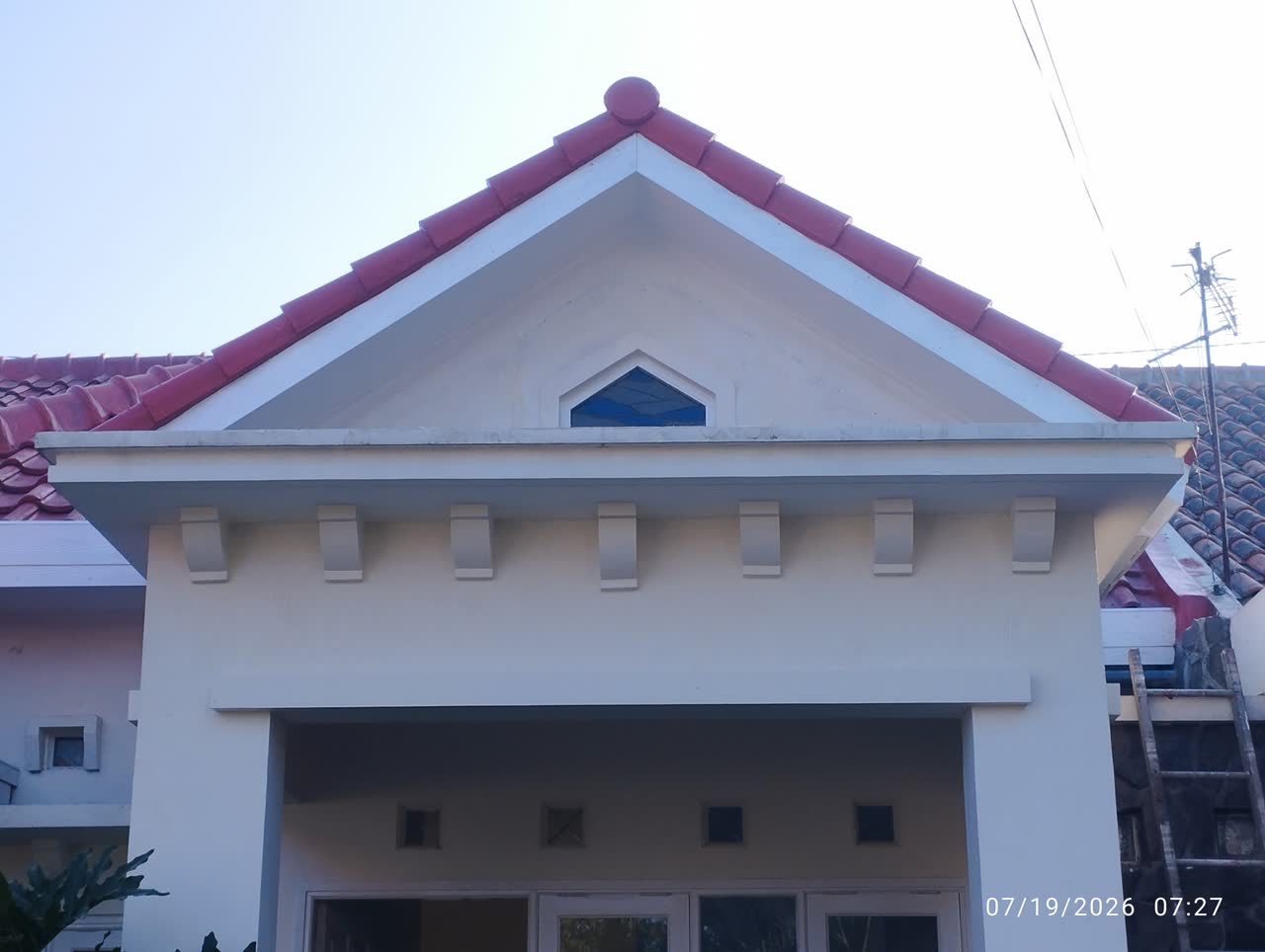 Atap rumah Pak Harris setelah diganti rangka galvalum